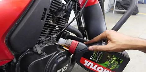 How Long to Let a Motorcycle Engine Cool Before Adding Oil
