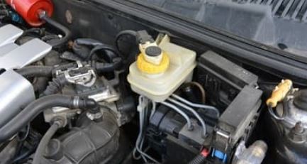 Signs that Brake Fluid Needs Changing