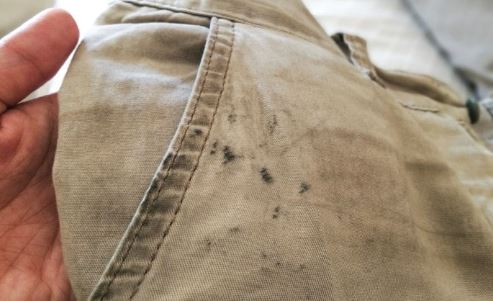 How to Get Gear Oil Smell Out of Clothes: Steps to Remove