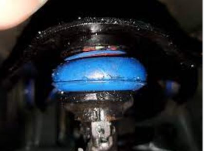 Symptoms of Too Much Grease in Ball Joint