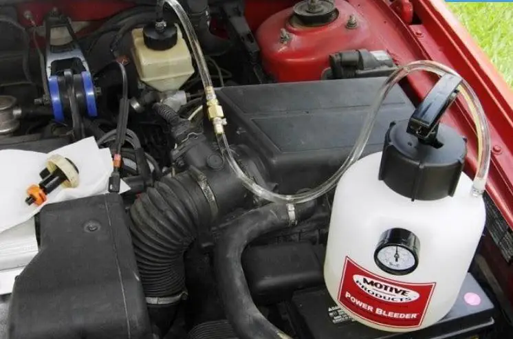 How to Check Clutch Fluid Level