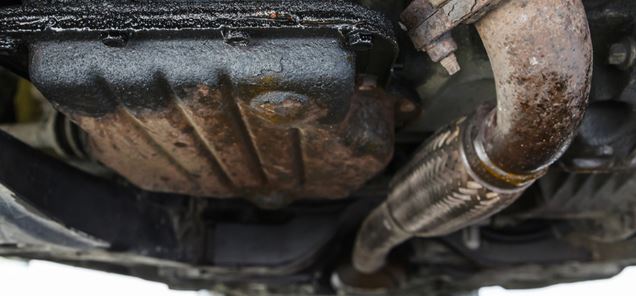 Common Signs of Engine Oil Leaks